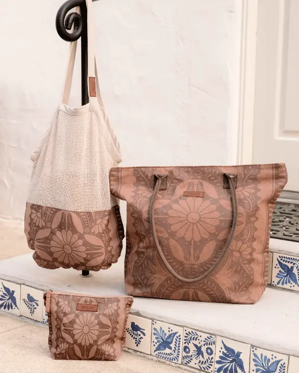 Nippon Daisy Zipper Pouch | Sand Cloud - Image 4