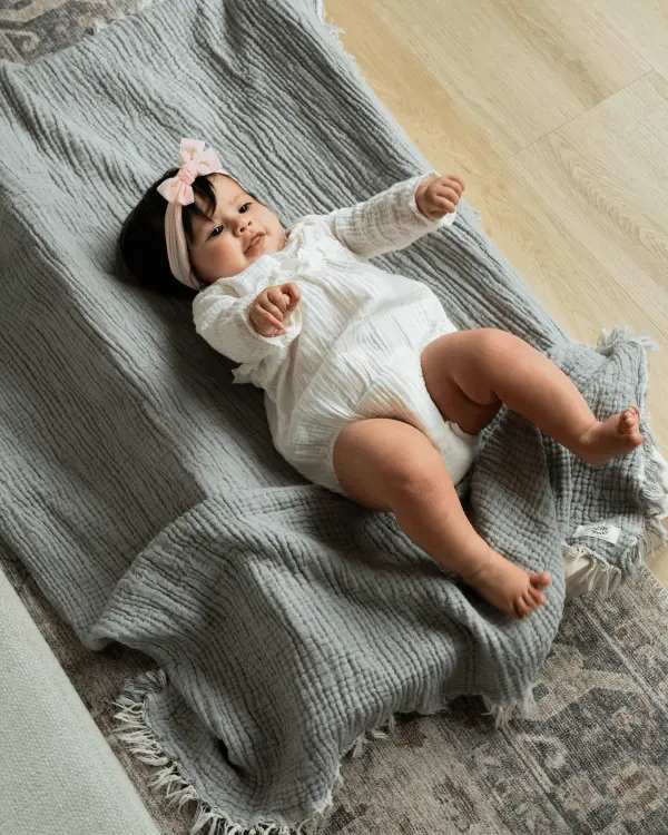 Alternative view of Little Fishies Gauze Receiving Blanket - Grey | Sand Cloud