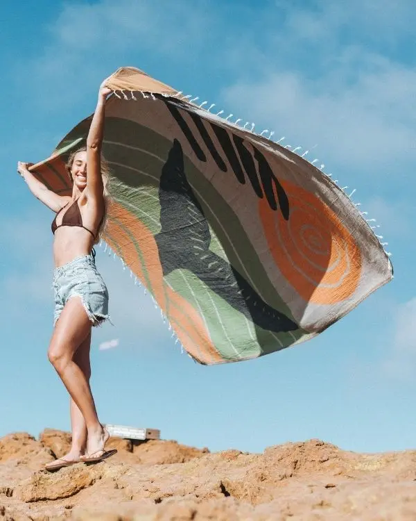 Alternative view of Whale Fin XL | Sand Cloud