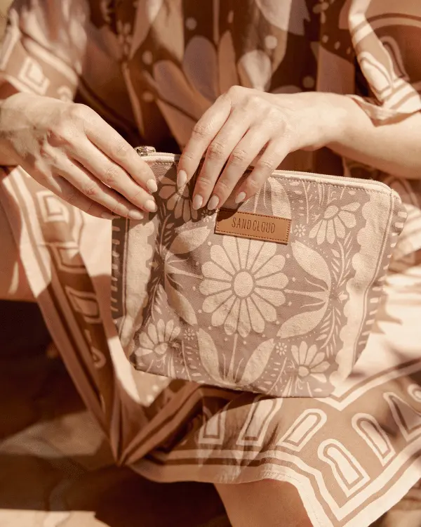 Alternative view of Nippon Daisy Zipper Pouch | Sand Cloud