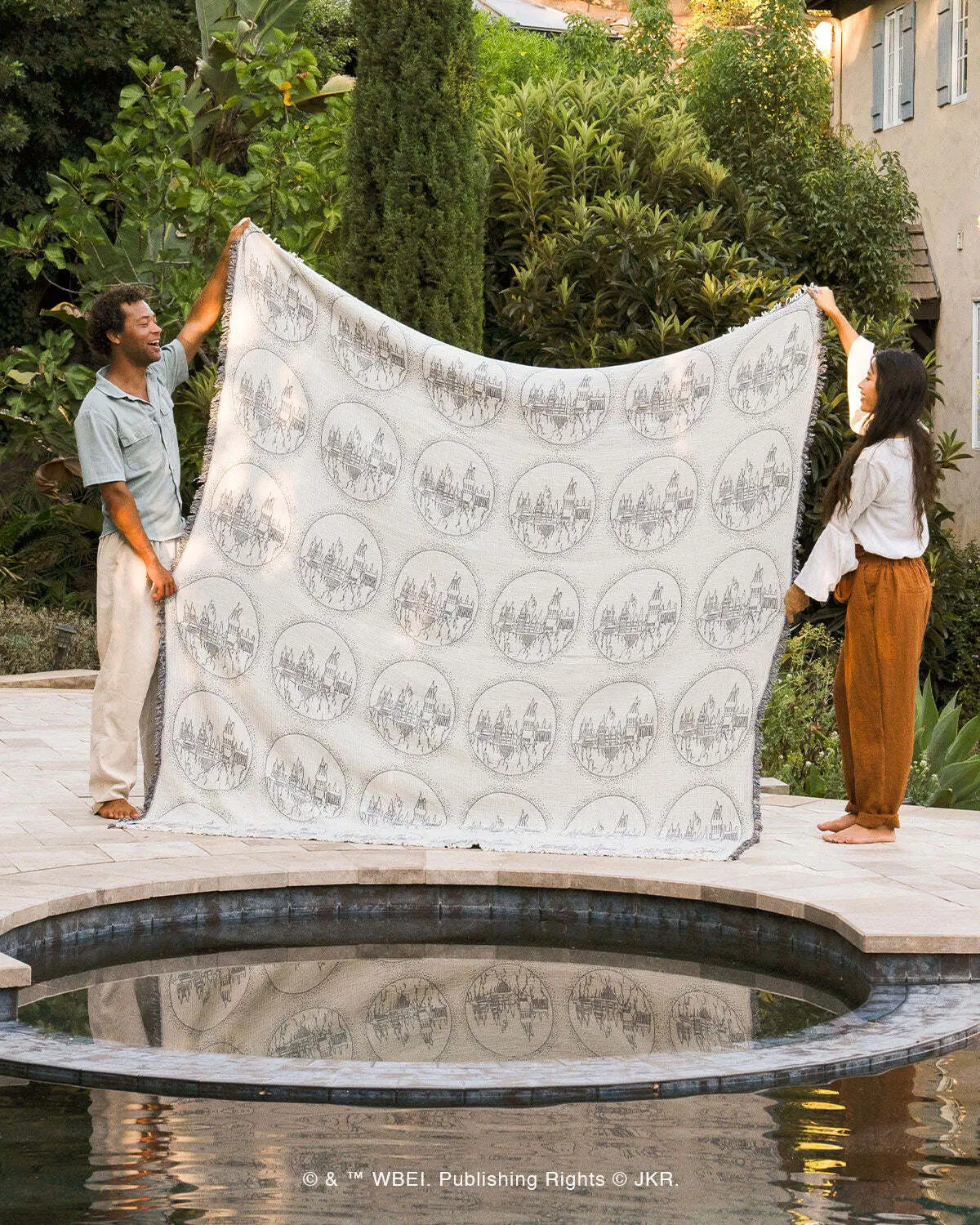 Hogwarts Castle - PARTY BLANKET | Sand Cloud - Image 6