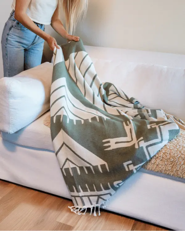 Santiago Blanket | Sand Cloud - Image 4