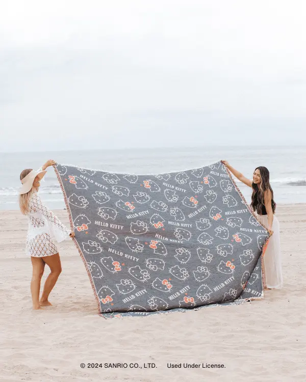 Hello Kitty - Hello Kitty Bows - PARTY BLANKET | Sand Cloud - Image 2